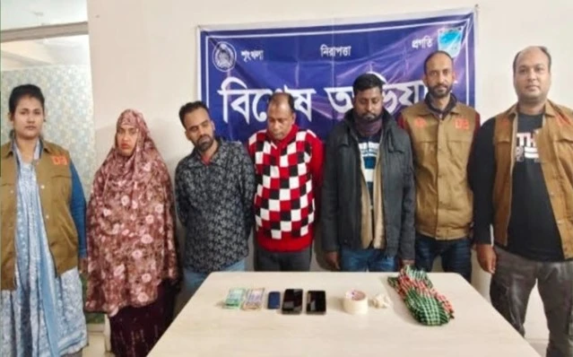 হানিট্র্যাপের মাধ্যমে অপহরণ করা চক্রের চার সদস্য গ্রেফতার